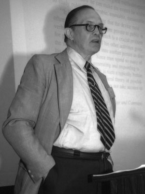 George A. Miller delivers the Keynote Address, “The Place of Language in Scientific Psychology,” at the first APS Annual Convention in 1989.