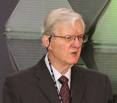 APS Past President Gordon H. Bower began his graduate psychology career with a strong interest in the behaviorist learning theory of Clark Hull, which centers on Pavlovian conditioning and stimulus–response theory. After Bower met William K. Estes at a mathematical-learning-theory conference, he also became enthusiastic about Estes’s stimulus-sampling theory, which posits that each stimulus element is connected to a reference response that the experimenter is measuring. At the APS–Psychonomic Society W. K. & K. W. Estes Lecture at the 2016 APS Annual Convention in Chicago, Bower described his work to integrate these theories and also reflected on his friendship with Estes. Coverage of Bower’s lecture will appear in an upcoming issue of the Observer.