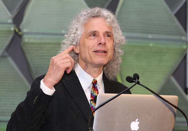 This is a photo of Steven A. Pinker at the APS Annual Convention in Chicago