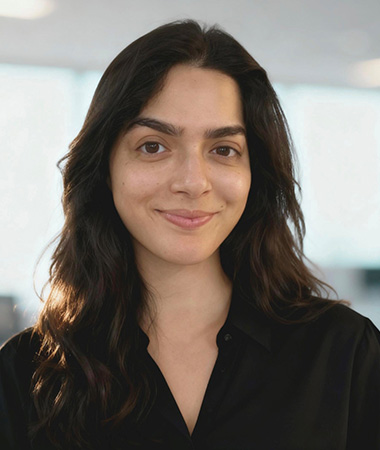 Headshot of Zainab Iftikhar.
