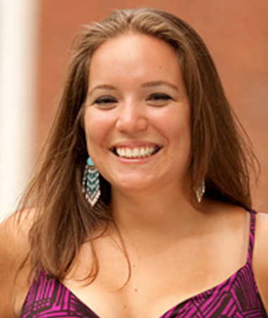 Headshot of Stephanie Del Tufo.