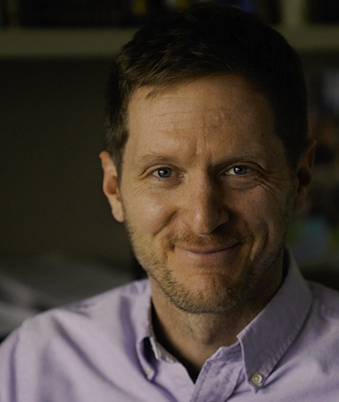 Headshot of Scott Vrieze.