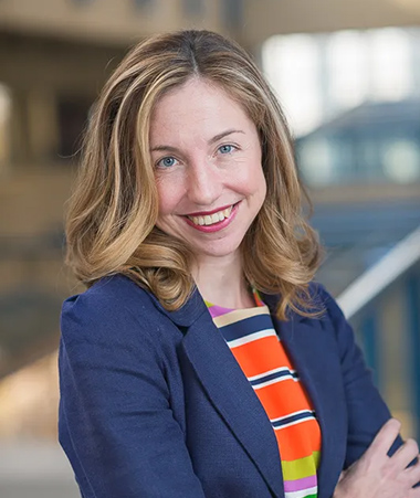 Headshot of Elizabeth Dunn.
